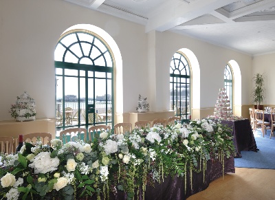 Giant full length top table arrangement