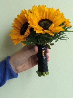 Mini sunflower posy